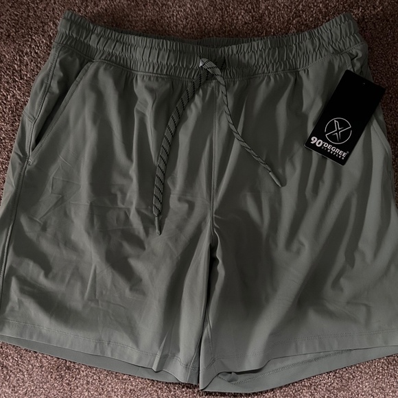 Men’s 90 Degree shorts size L - Picture 1 of 1